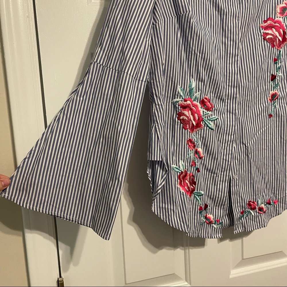 NWT blue stripe button down floral embroidery - Picture 2 of 5